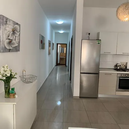 Spacious In Downtown * Gzira