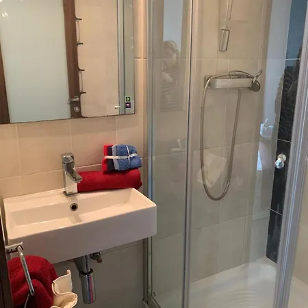 Gzr F3, Spacious In Downtown Daire Gzira