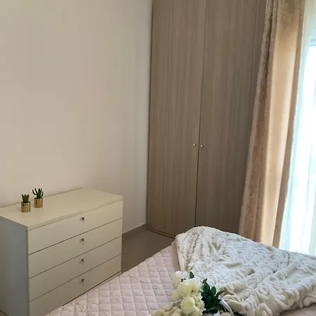 Spacious In Downtown Apartament