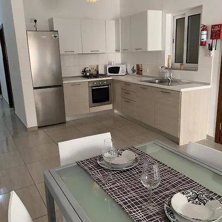 Spacious In Downtown * Gzira