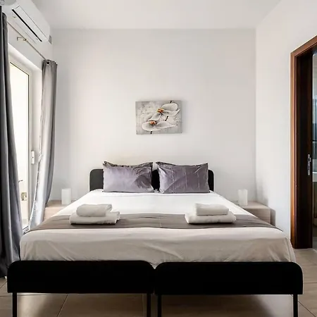 Gzr F3, Spacious In Downtown * Gzira