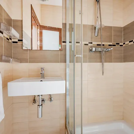 Gzr F3, Spacious In Downtown * Gzira